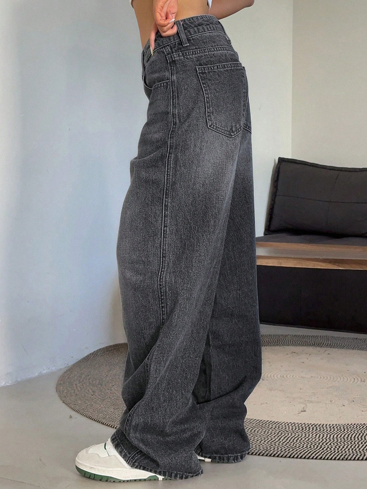 Calça jeans feminina, Calça jeans reta, Calça jeans cintura alta, Calça jeans destroyed,,Calça jeans stretch, Calça jeans lavagem escura, Calça jeans conforto, Calça jeans wide leg