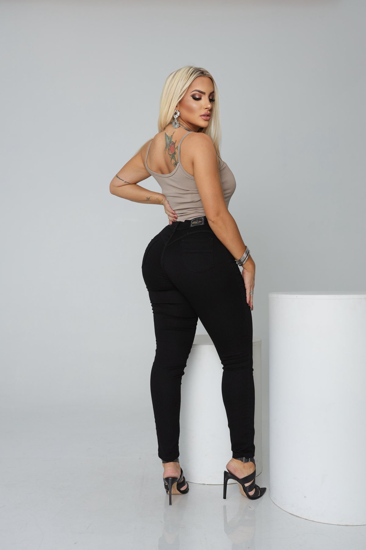 Calça jeans premium masculina,
Calça jeans premium feminina,
Calça jeans premium skinny,
Calça jeans premium reta,
Calça jeans premium cintura alta,
Calça jeans premium destroyed,
Calça jeans premium plus size,
Calça jeans premium stretch,
Calça jeans premium lavagem escura,
Calça jeans premium conforto.